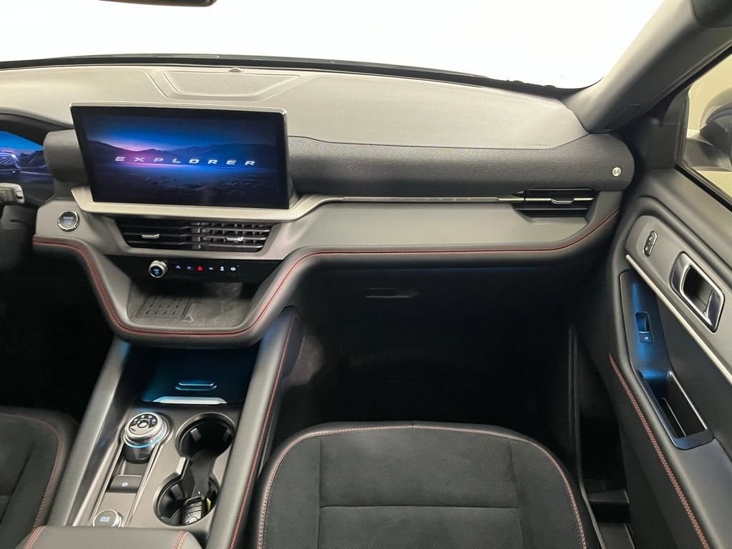 Used 2025 Ford Explorer ST AWD/4WD image 19