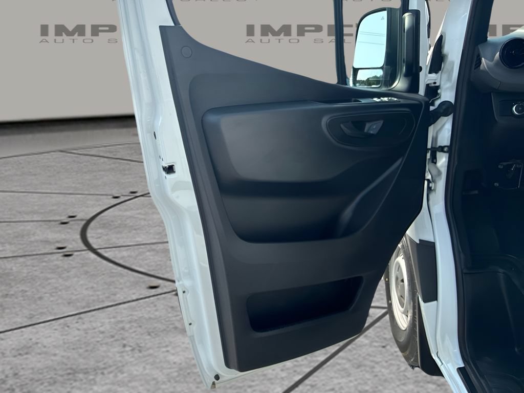 Used 2023 Mercedes-Benz Sprinter 2500 image 14
