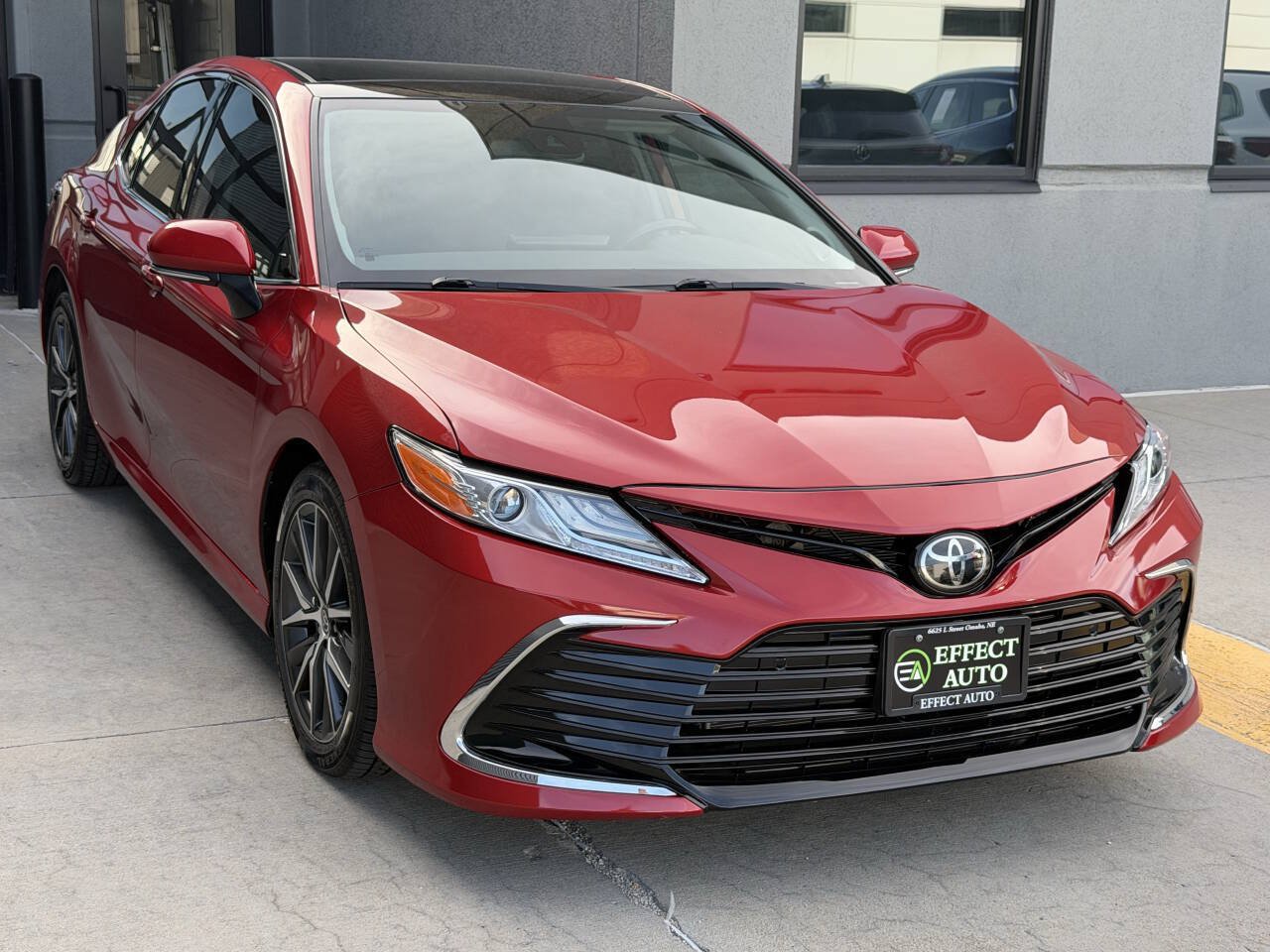 Used 2024 Toyota Camry XLE w/ Navigation Package AWD/4WD image 7