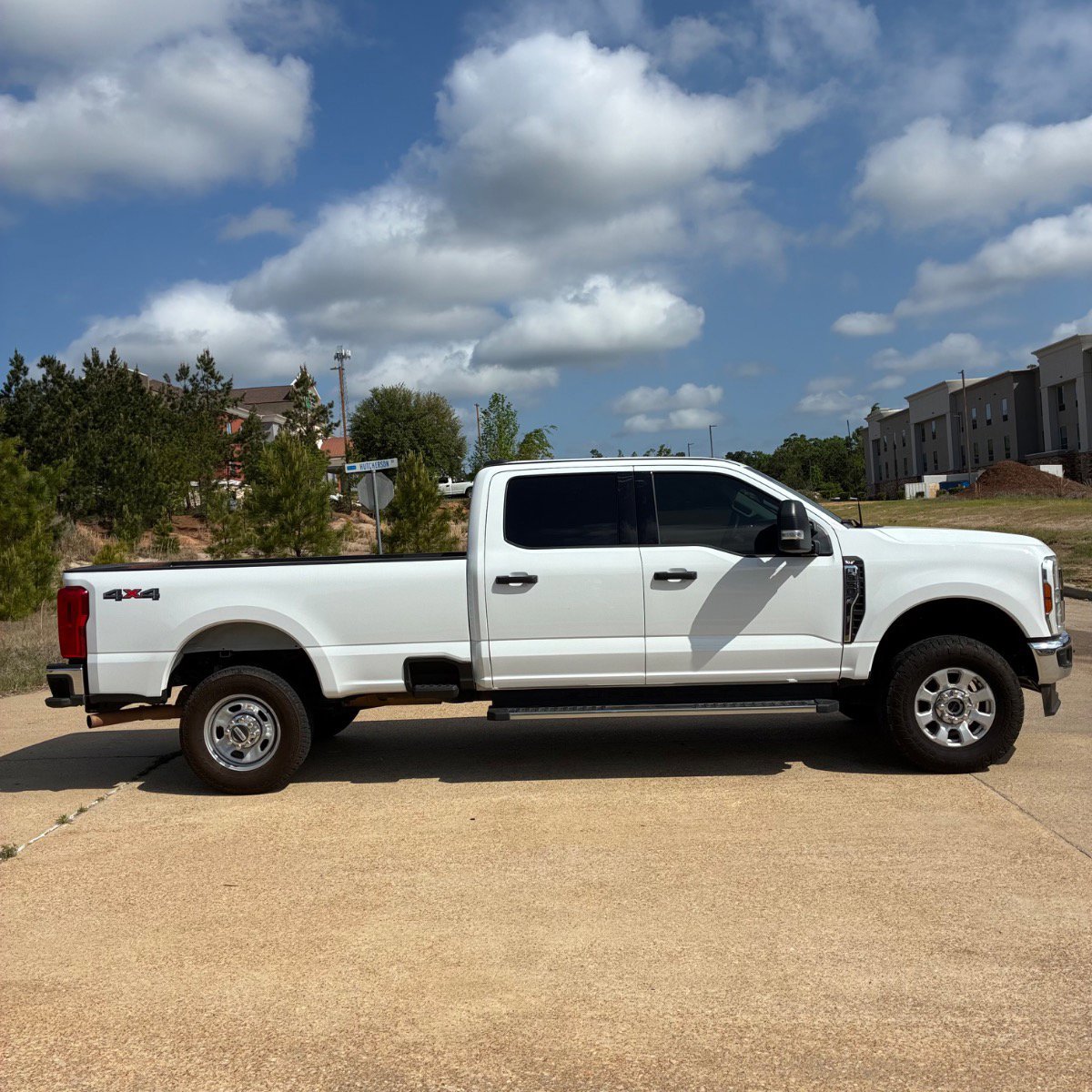 Used 2024 Ford F350 XLT AWD/4WD image 4