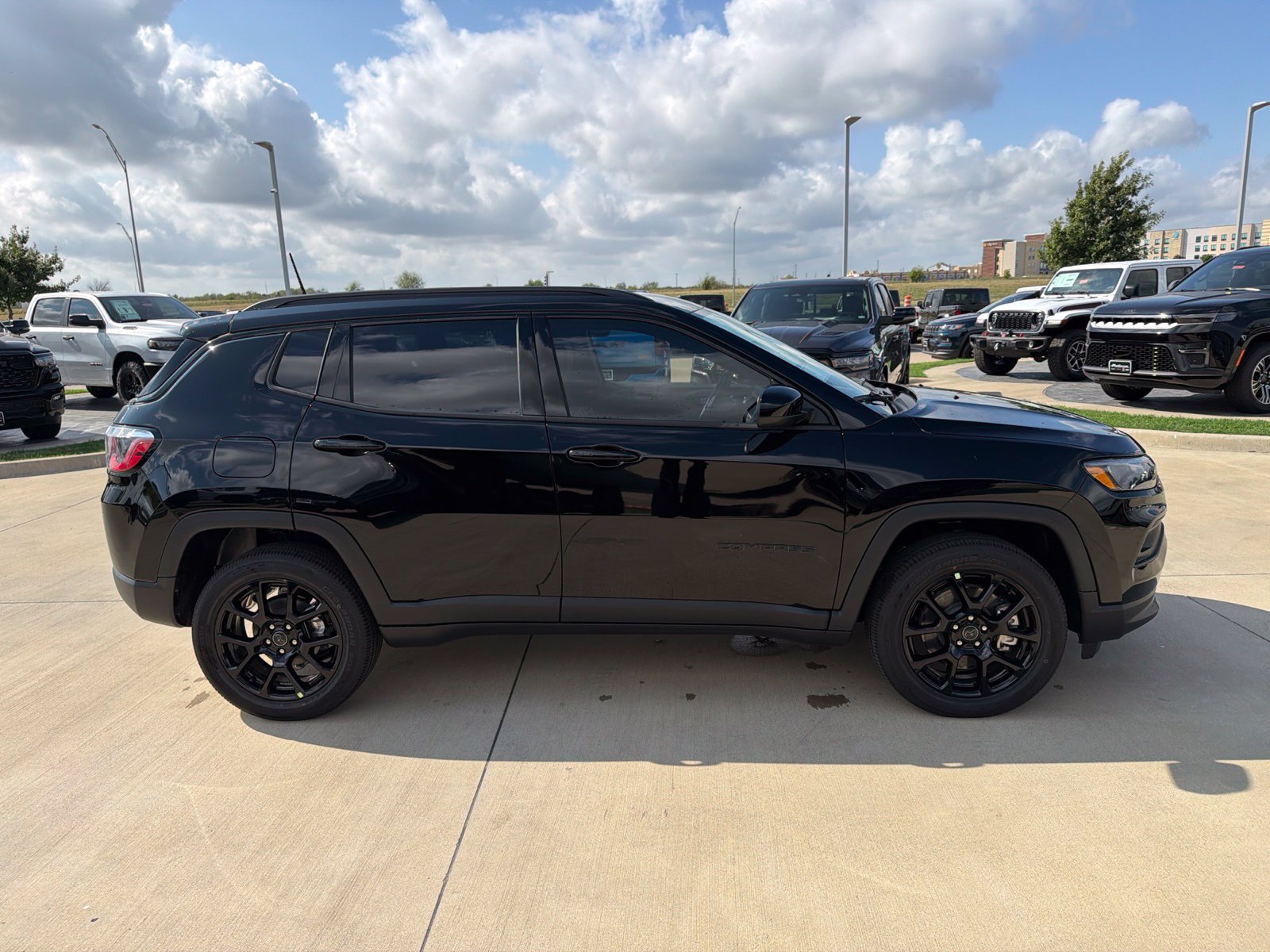 New 2027 Jeep Compass Latitude AWD/4WD image 6