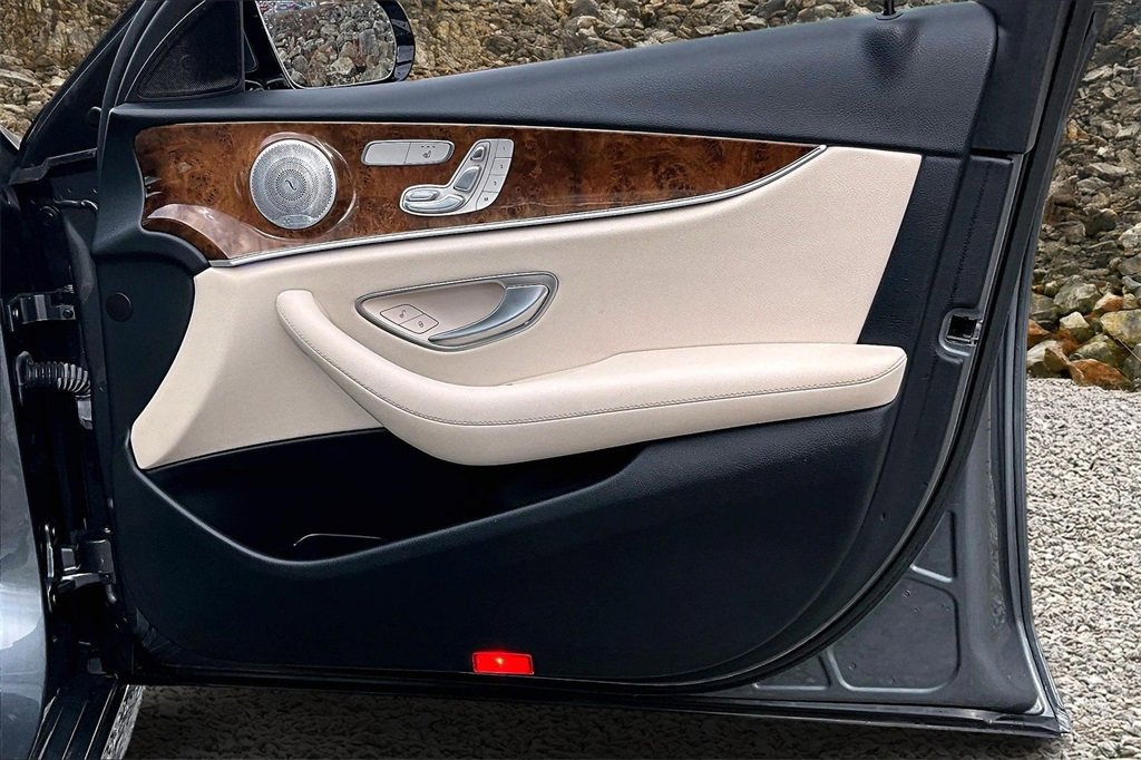 Used 2020 Mercedes-Benz E 350 4MATIC Sedan image 22