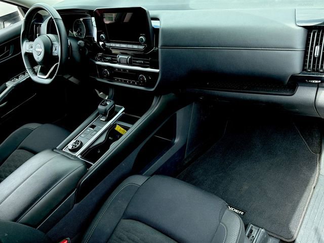 Used 2024 Nissan Pathfinder SV image 35