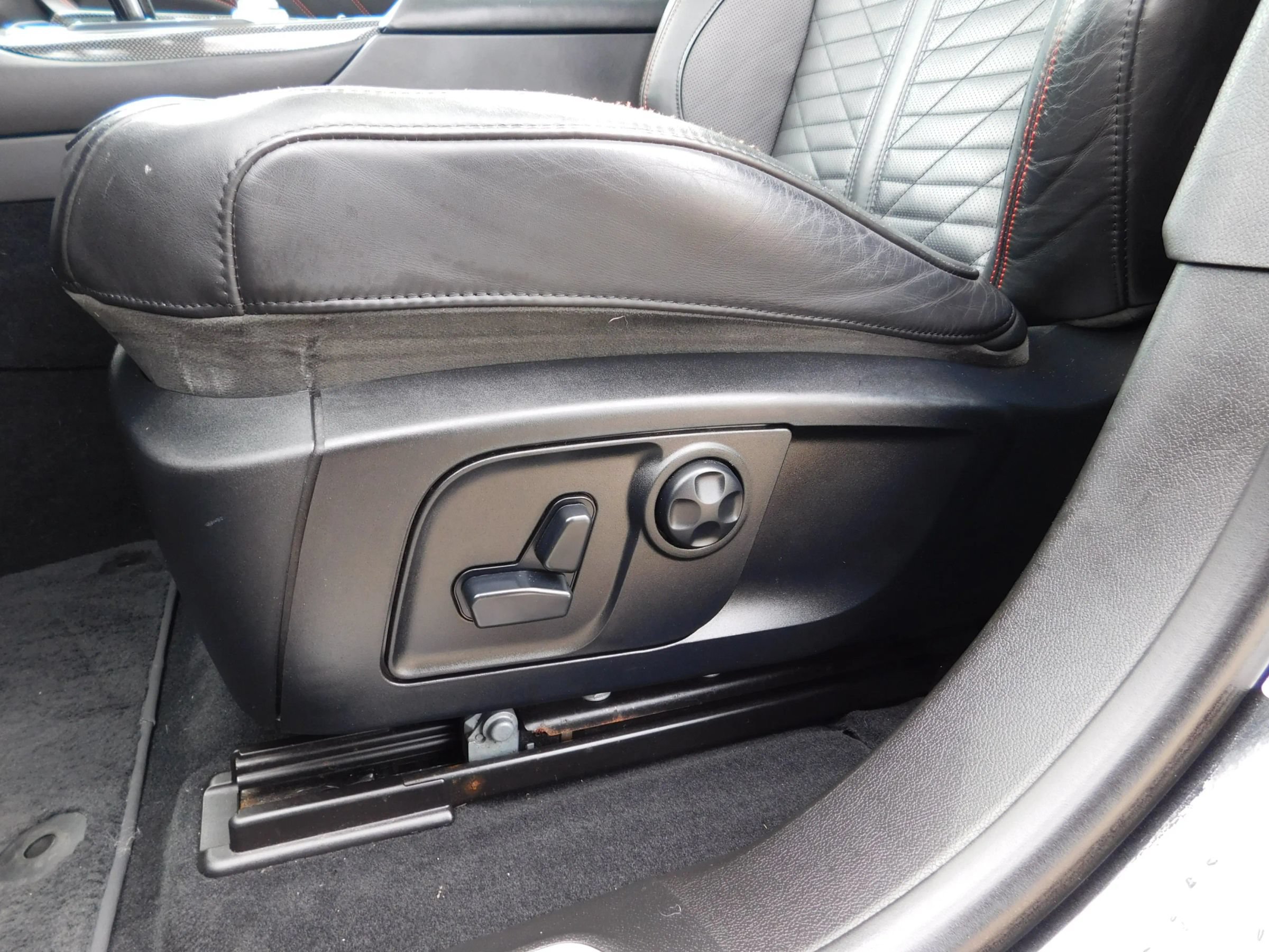 Used 2020 Maserati Levante S GranSport AWD/4WD image 21