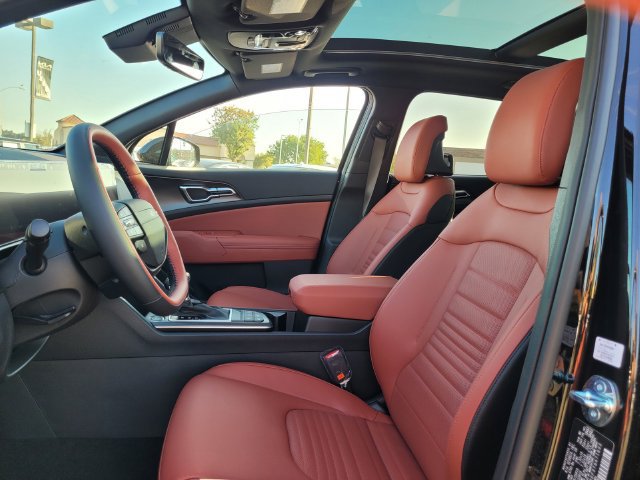 New 2026 Kia Sportage SX FWD image 9