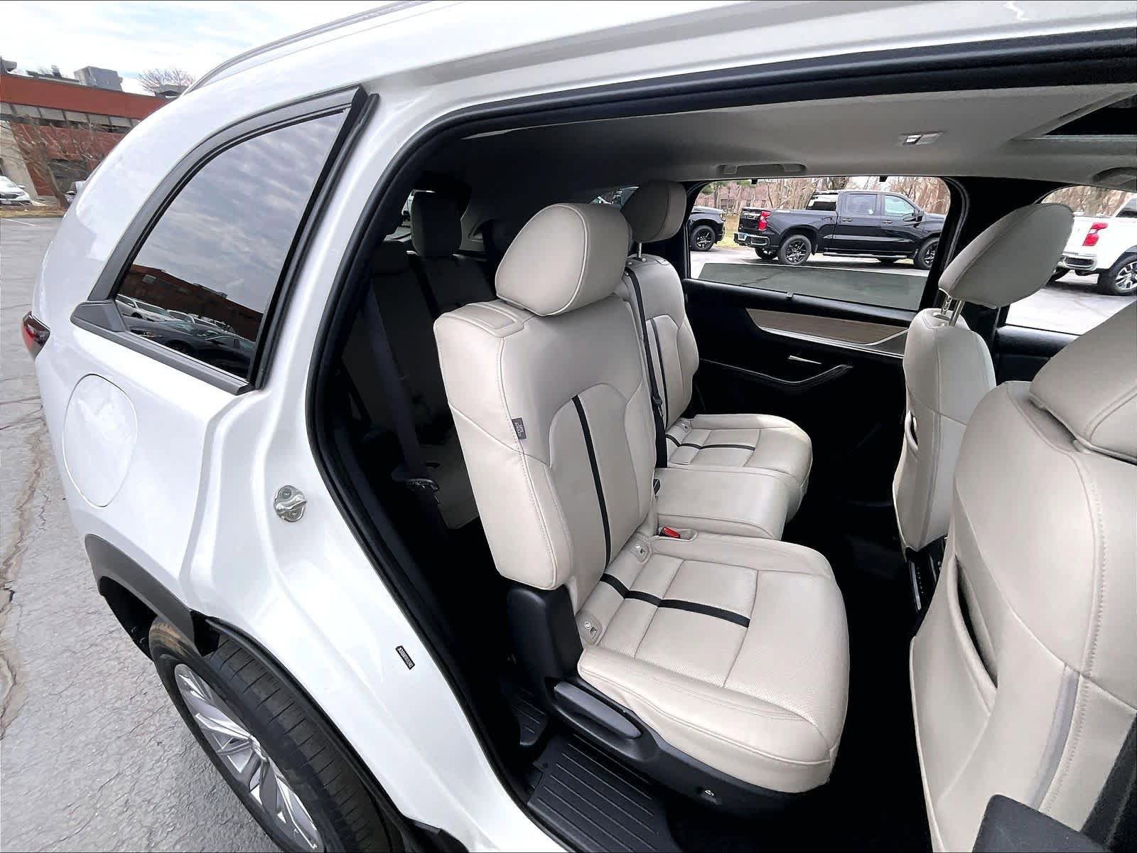 Used 2024 MAZDA CX-90 Plug-In Hybrid w/ Preferred image 15
