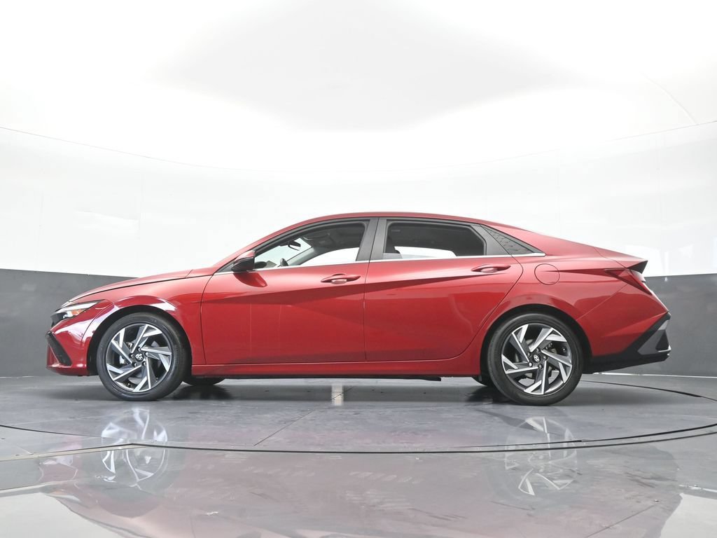 Used 2024 Hyundai Elantra Limited FWD image 57