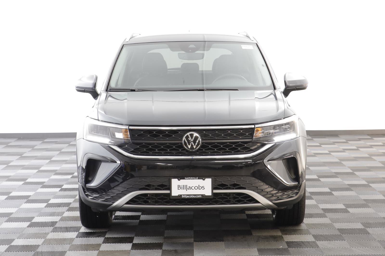 Certified 2023 Volkswagen Taos SE w/ Black Wheel Package image 22