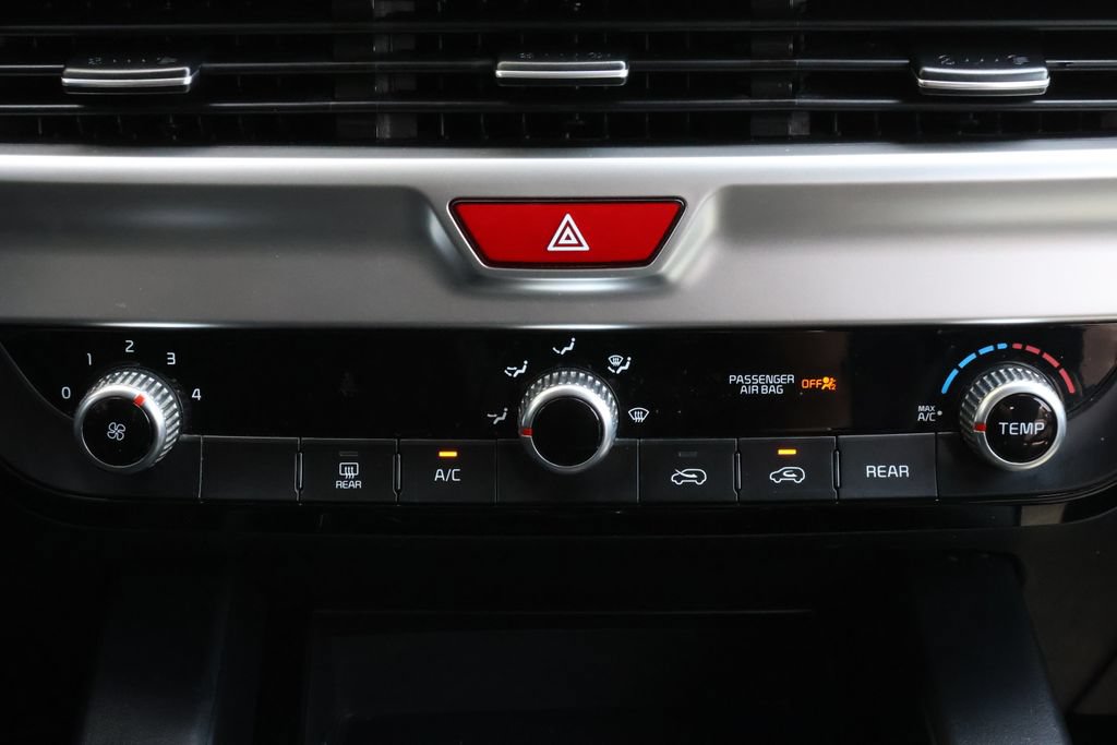 Used 2020 Kia Telluride LX AWD/4WD image 17