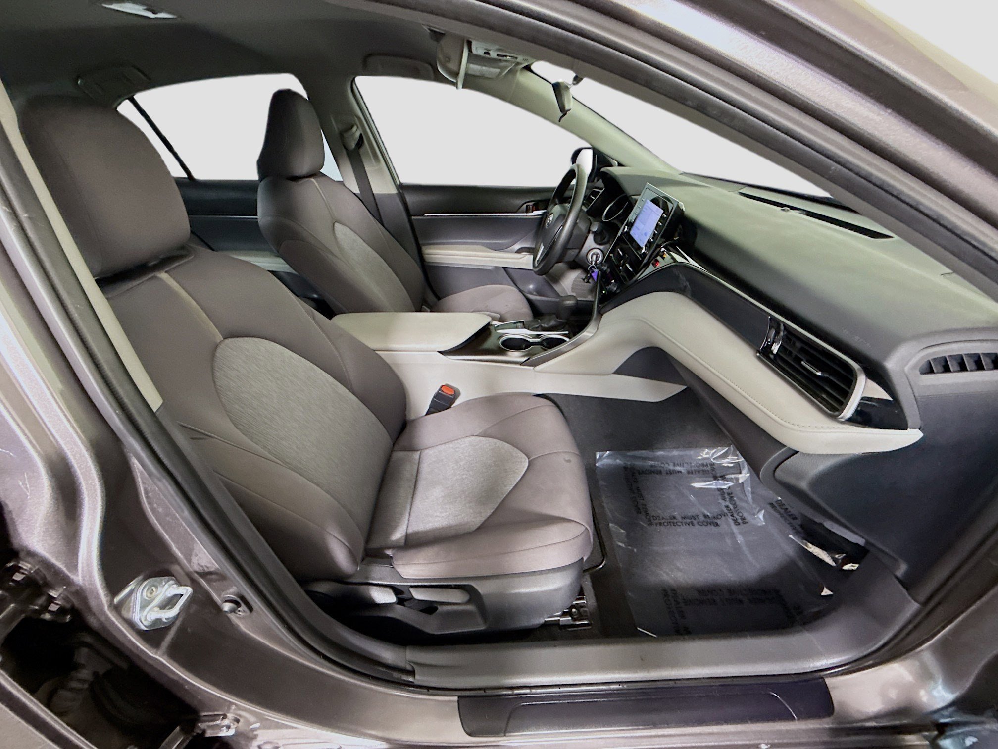 Used 2024 Toyota Camry LE image 28