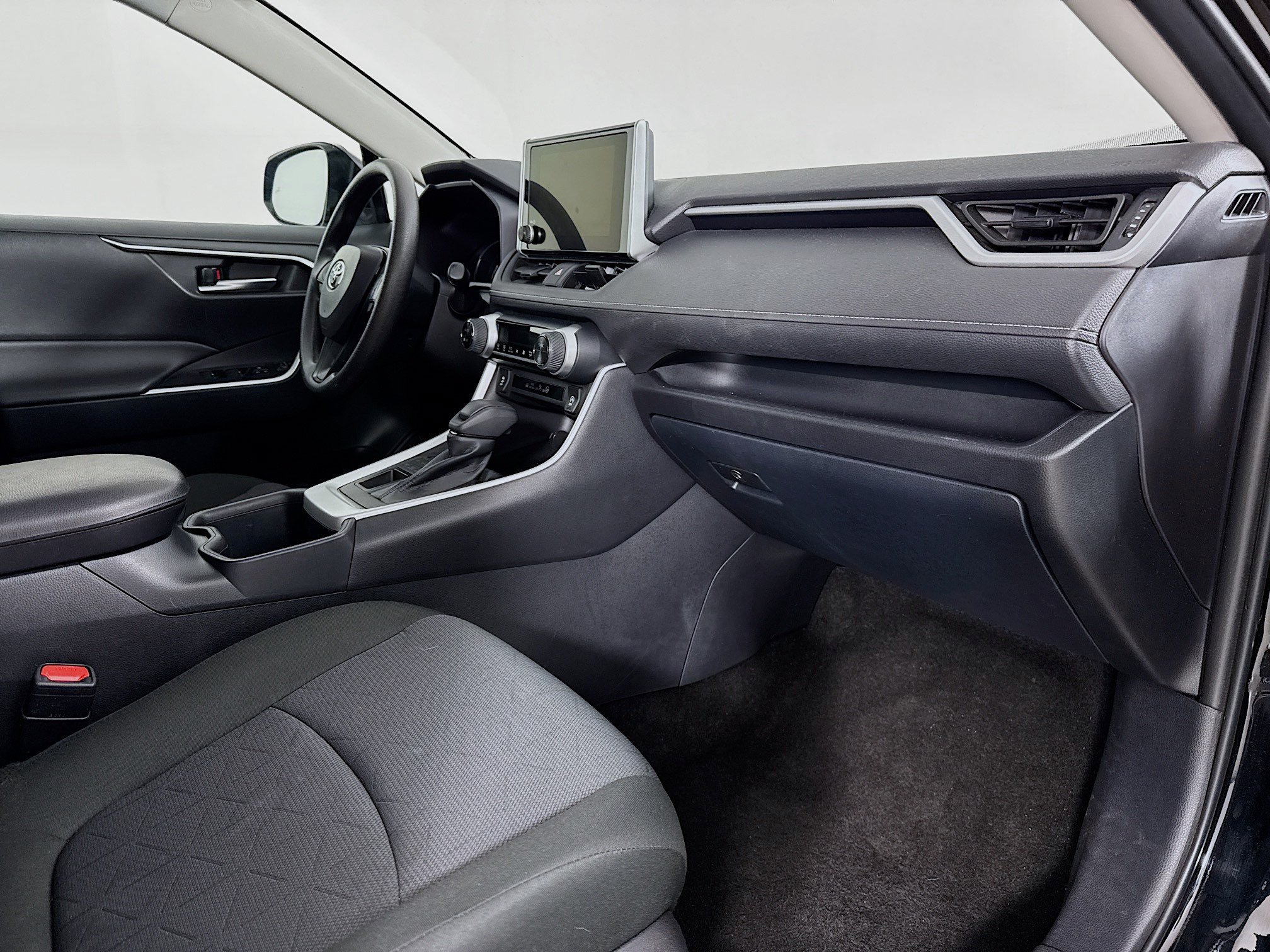 Certified 2025 Toyota RAV4 XLE AWD/4WD image 28