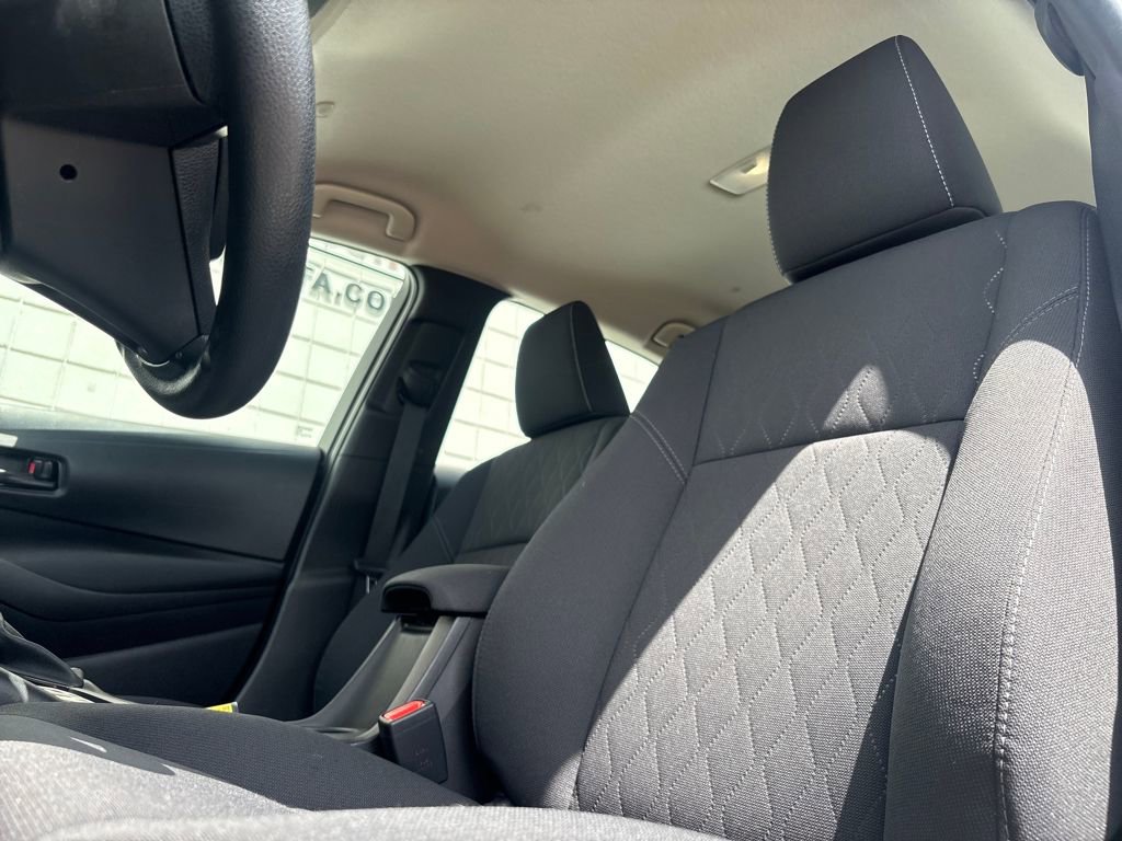 Used 2025 Toyota Corolla LE w/ LE Premium Package image 10