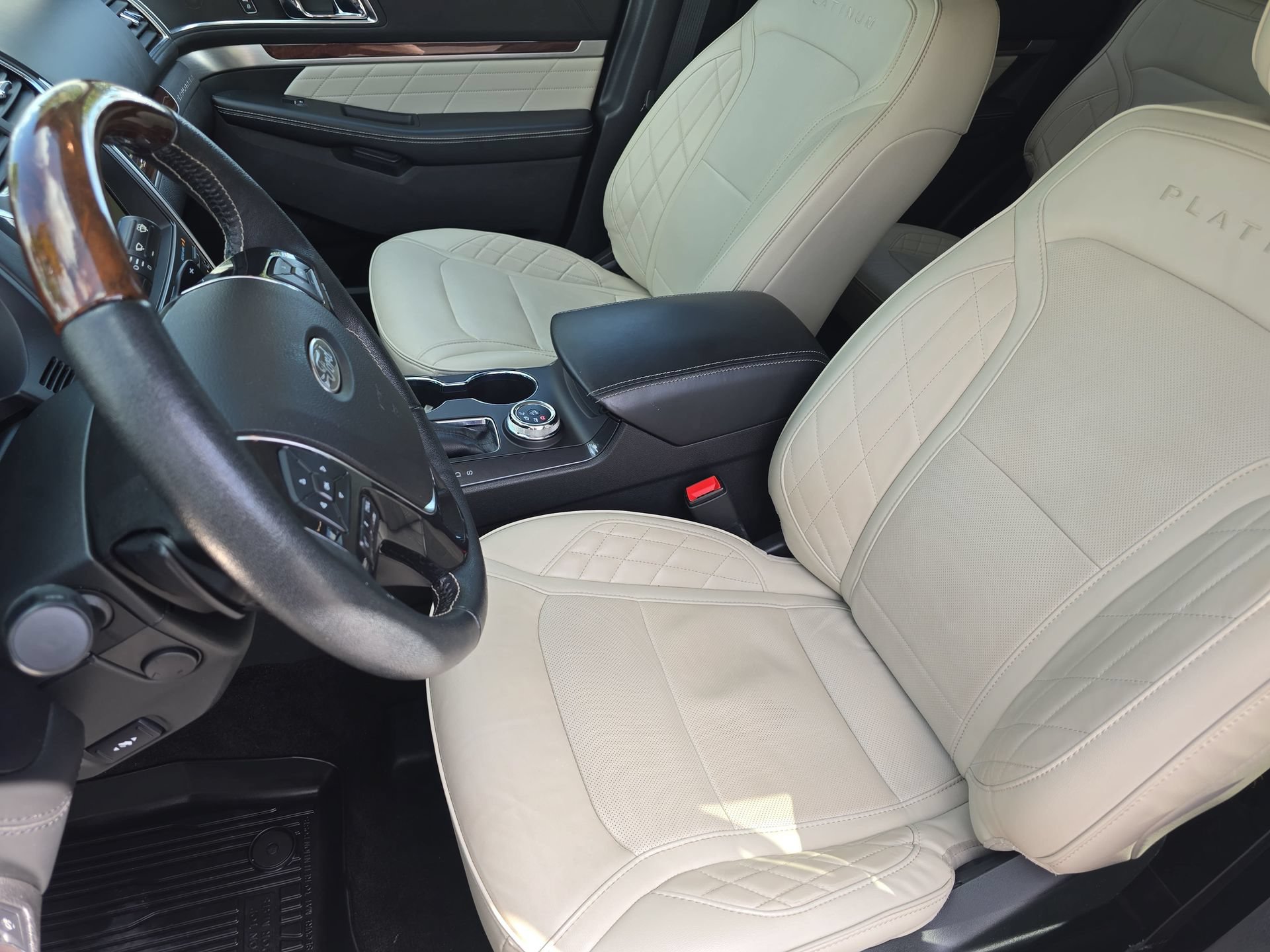 Used 2018 Ford Explorer Platinum AWD/4WD image 15
