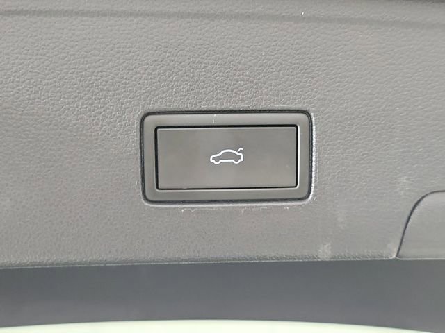 Used 2022 Volkswagen Atlas Cross Sport SE image 9