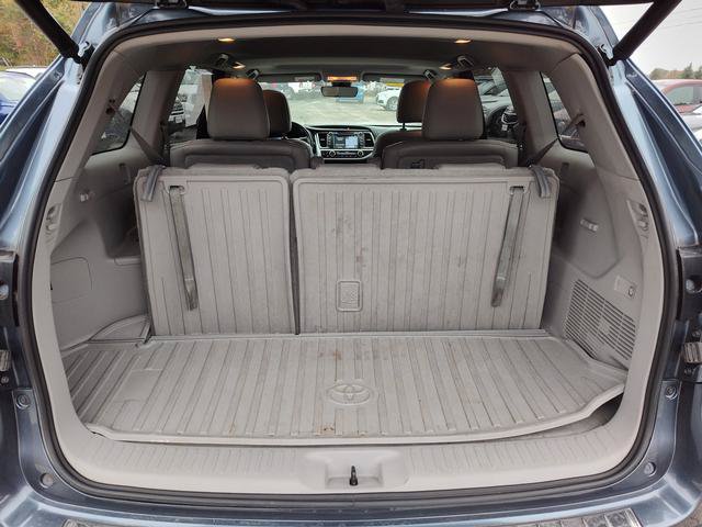 Used 2017 Toyota Highlander XLE AWD/4WD image 9