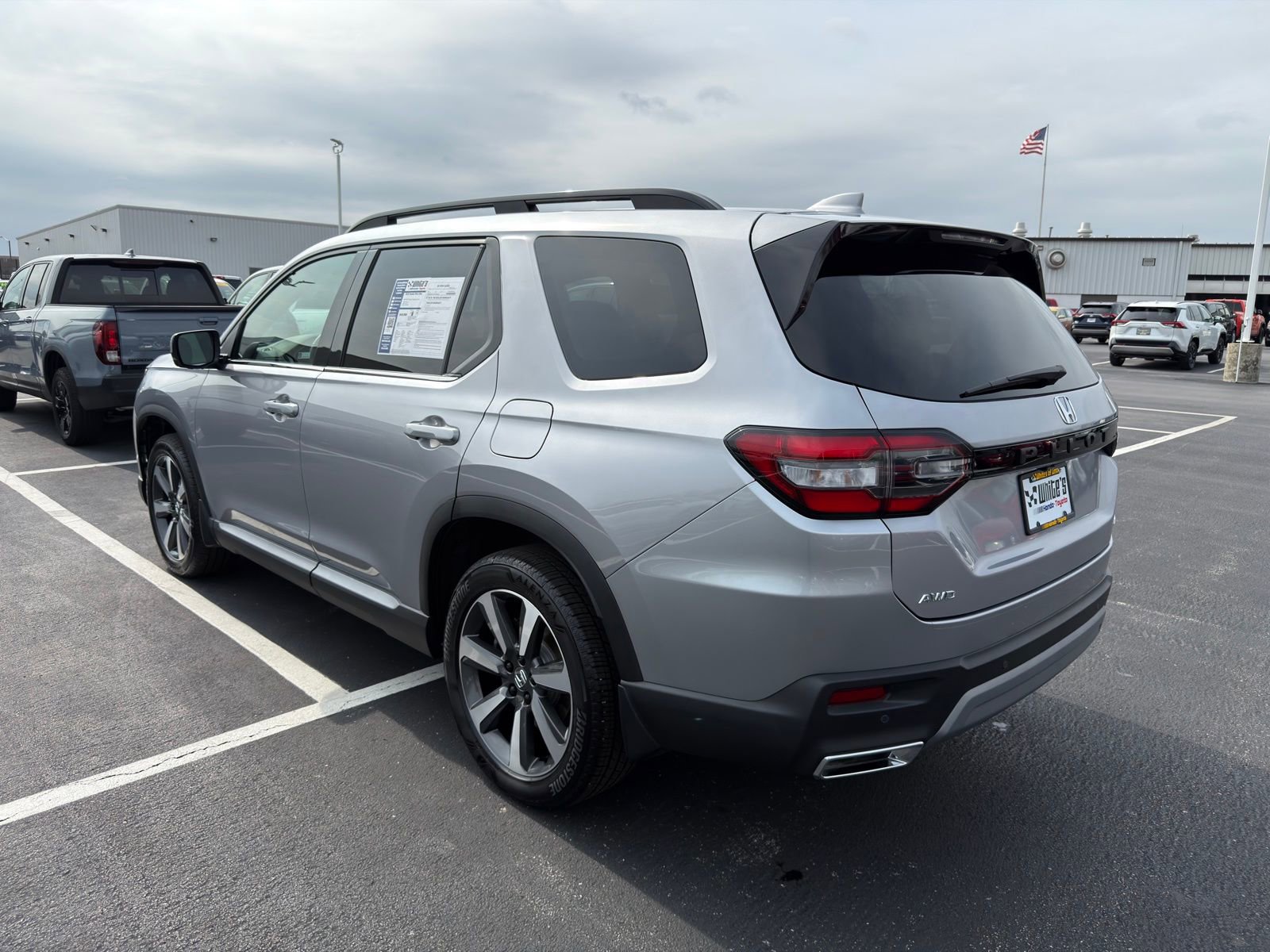 Used 2025 Honda Pilot Elite image 6