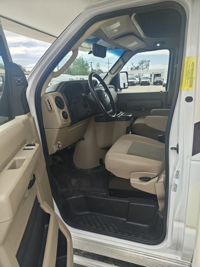 Used 2016 Ford E-450 and Econoline 450 Super Duty w/ Motorhome Prep Package image 36