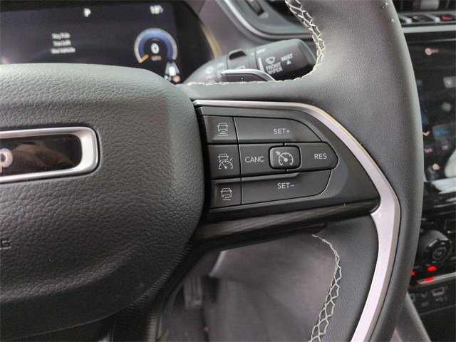 Used 2024 Jeep Grand Cherokee Laredo X image 14