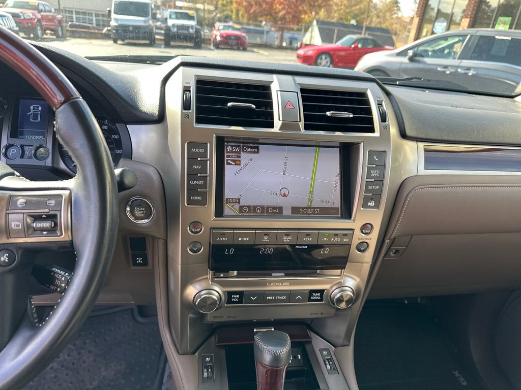 Used 2015 Lexus GX 460 w/ Premium Package image 18