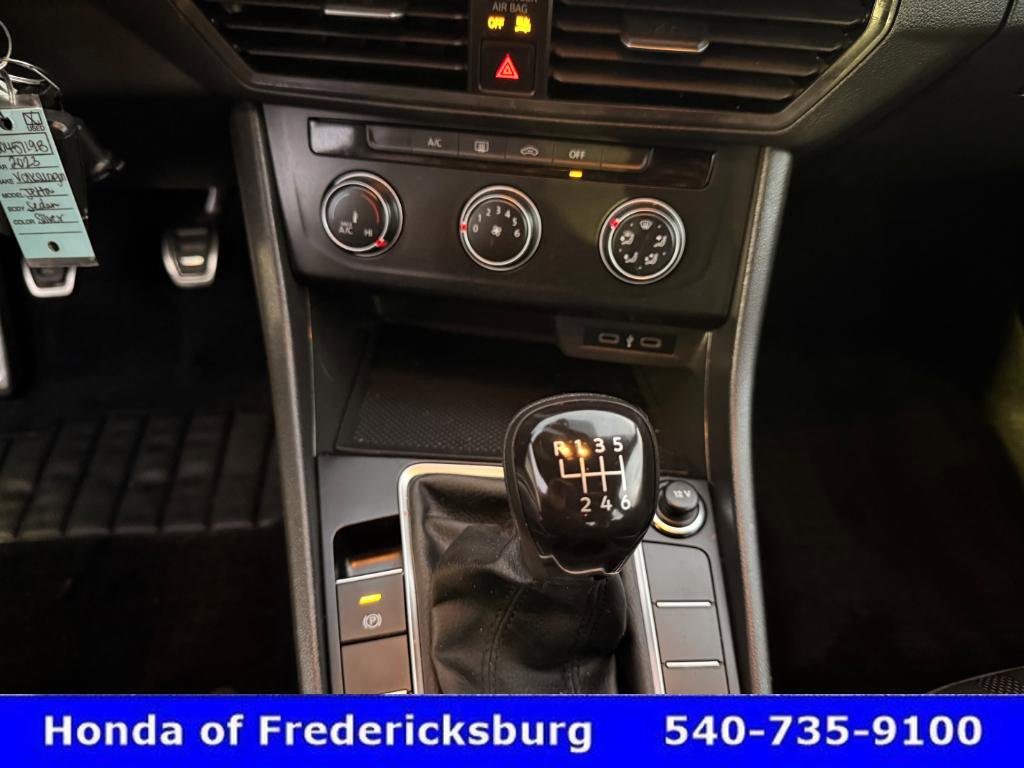 Used 2023 Volkswagen Jetta Sport image 24