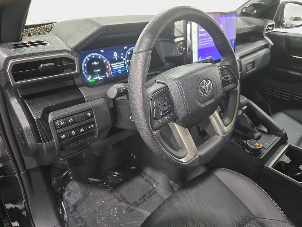 Used 2025 Toyota 4Runner Limited AWD/4WD image 25