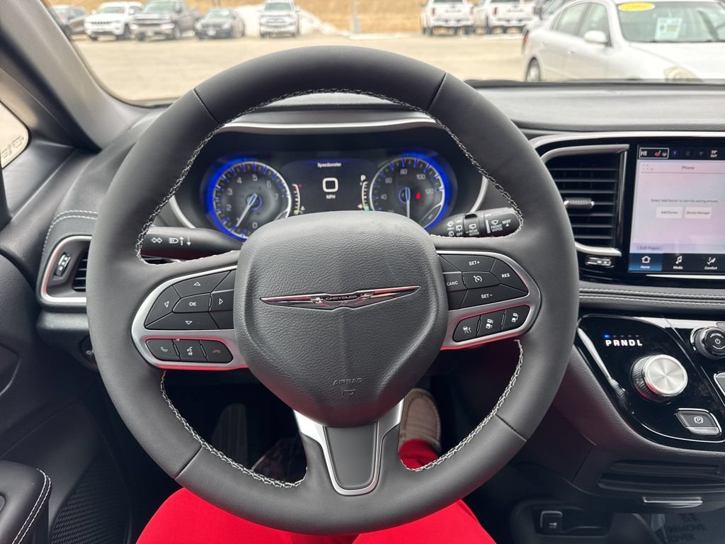 New 2026 Chrysler Pacifica Select AWD/4WD image 11