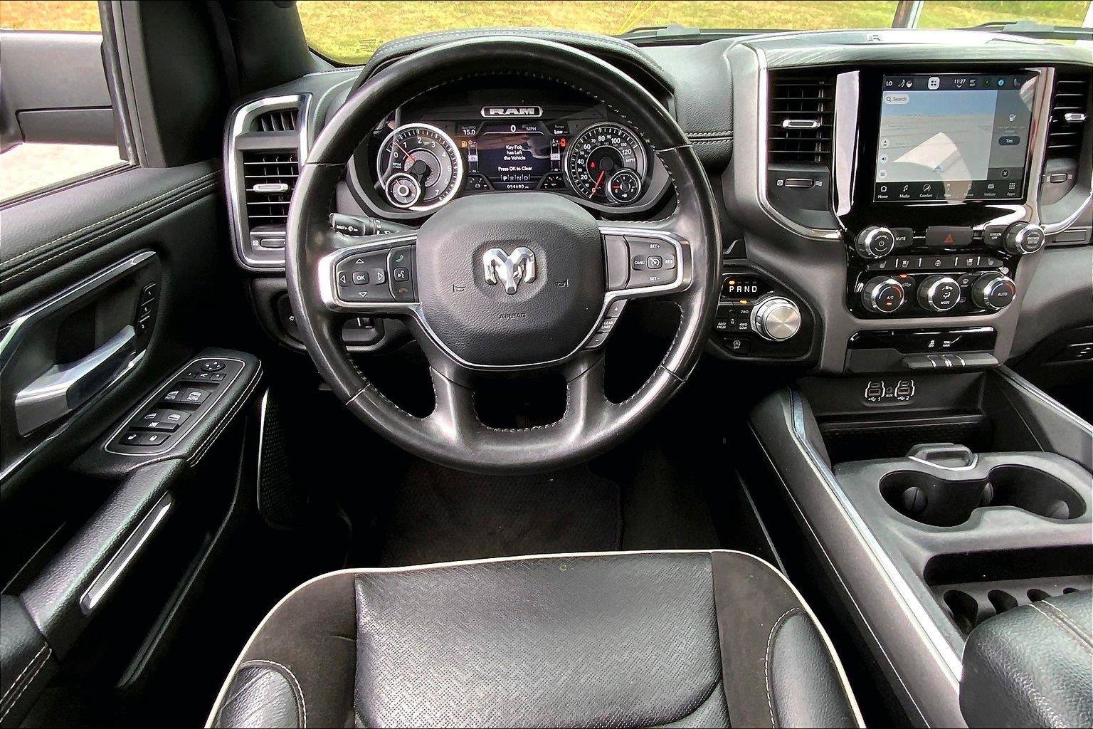 Used 2024 RAM 1500 Laramie AWD/4WD image 5