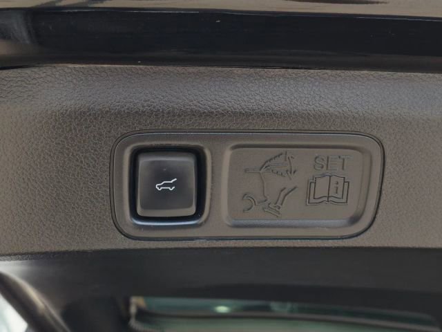 Used 2018 Lincoln Navigator Select w/ Technology Package image 39