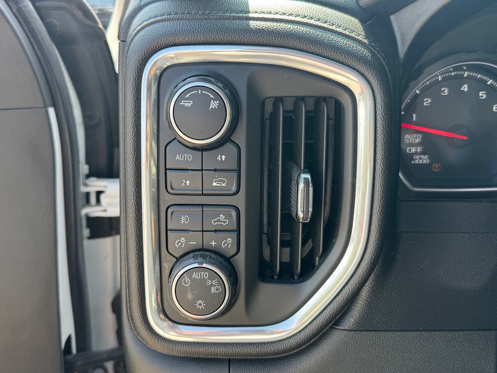 Used 2019 Chevrolet Silverado 1500 RST w/ All-Star Edition AWD/4WD image 16