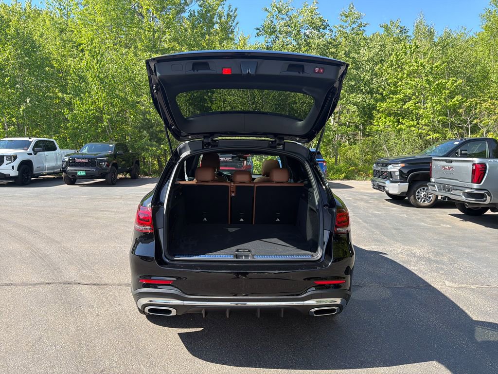 Used 2021 Mercedes-Benz GLC 300 4MATIC w/ AMG Line image 23
