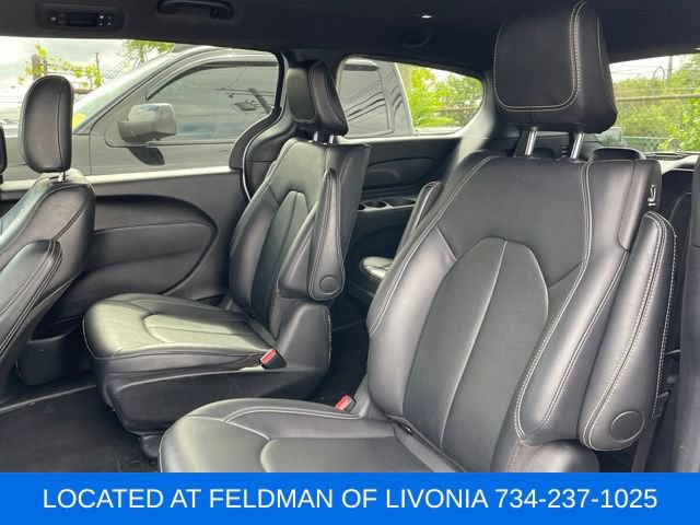 Used 2024 Chrysler Pacifica Limited FWD image 9
