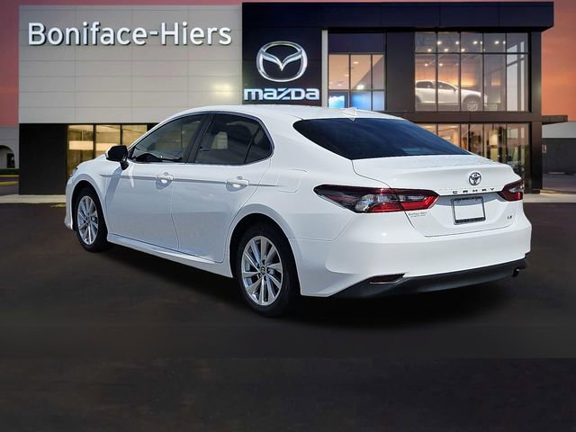 Used 2022 Toyota Camry LE image 3