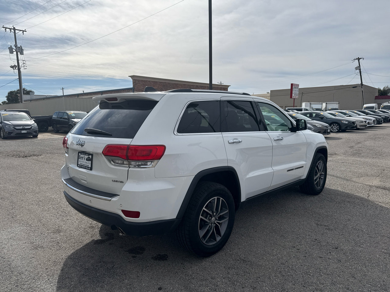 Used 2017 Jeep Grand Cherokee Limited image 6