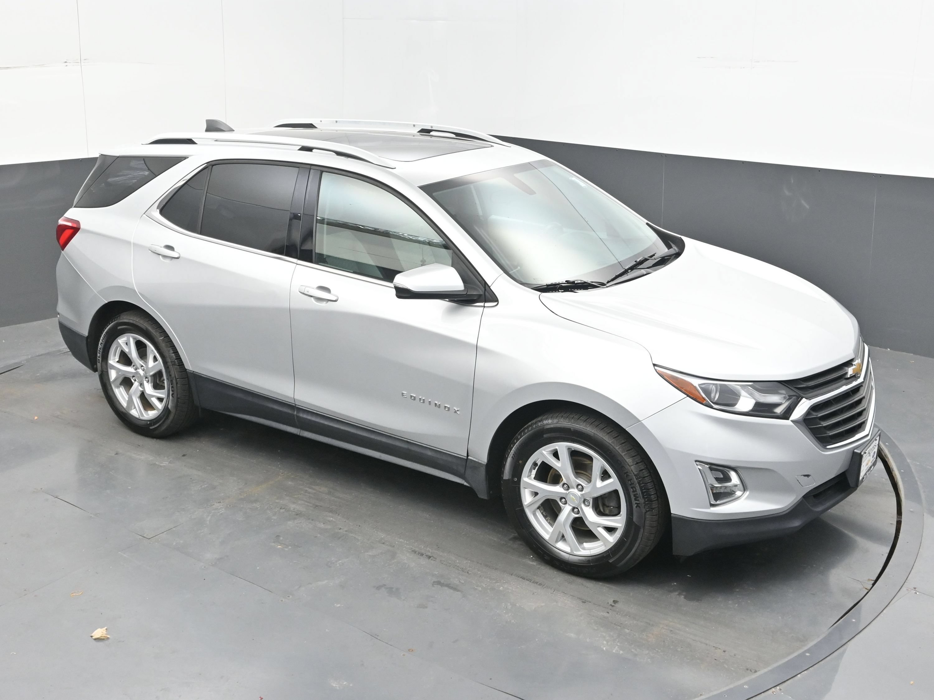 Used 2019 Chevrolet Equinox LT w/ Sun & Navigation Package FWD image 34