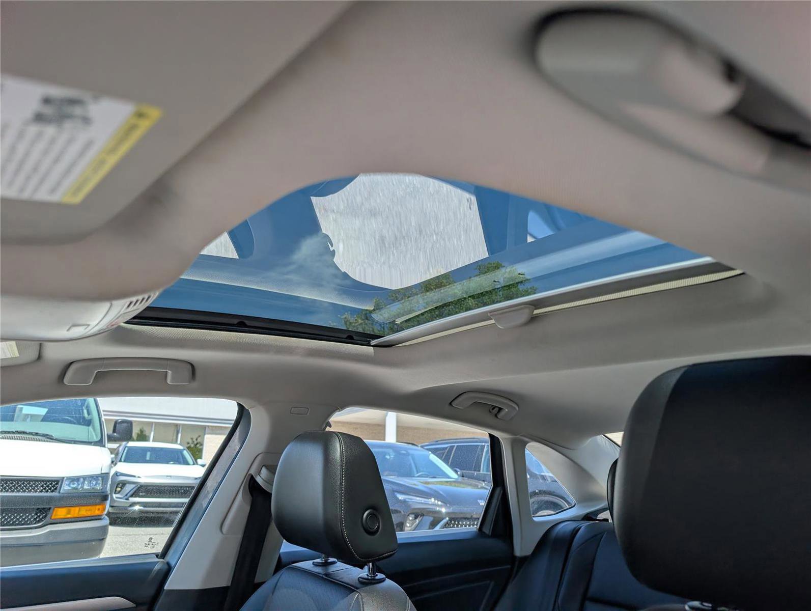 Used 2020 Volkswagen Jetta SE w/ SE Cold Weather Package FWD image 29