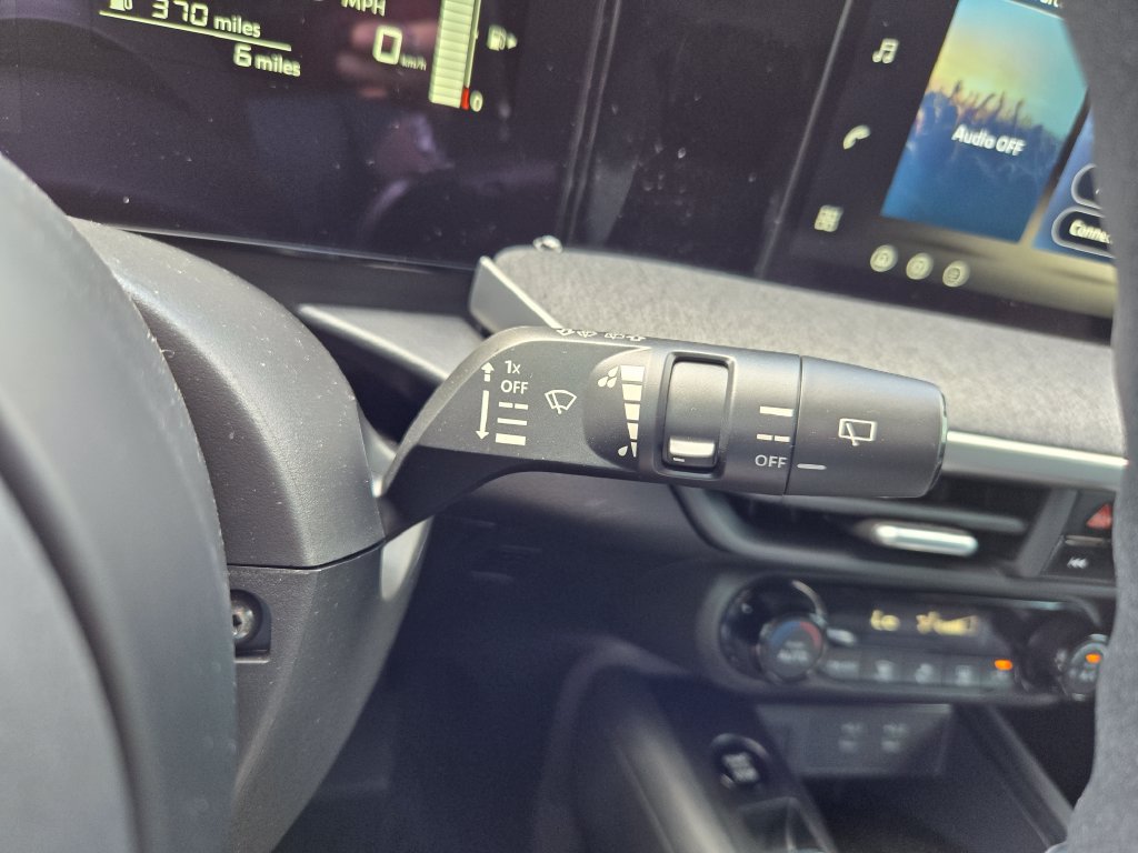 New 2027 Nissan Kicks SV w/ Cold Weather Package FWD image 18
