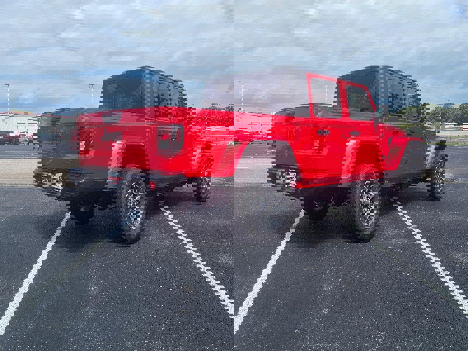 New 2025 Jeep Gladiator Sport image 5