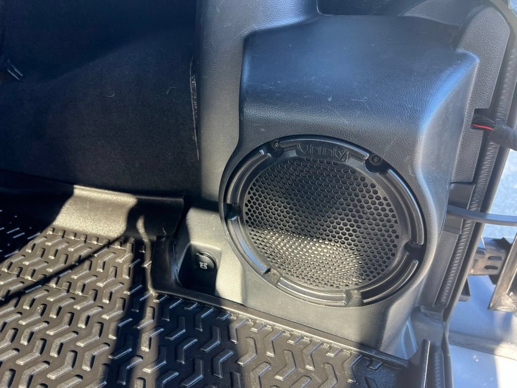 Used 2011 Jeep Wrangler Unlimited 70th Anniversary w/ Connectivity Group AWD/4WD image 29