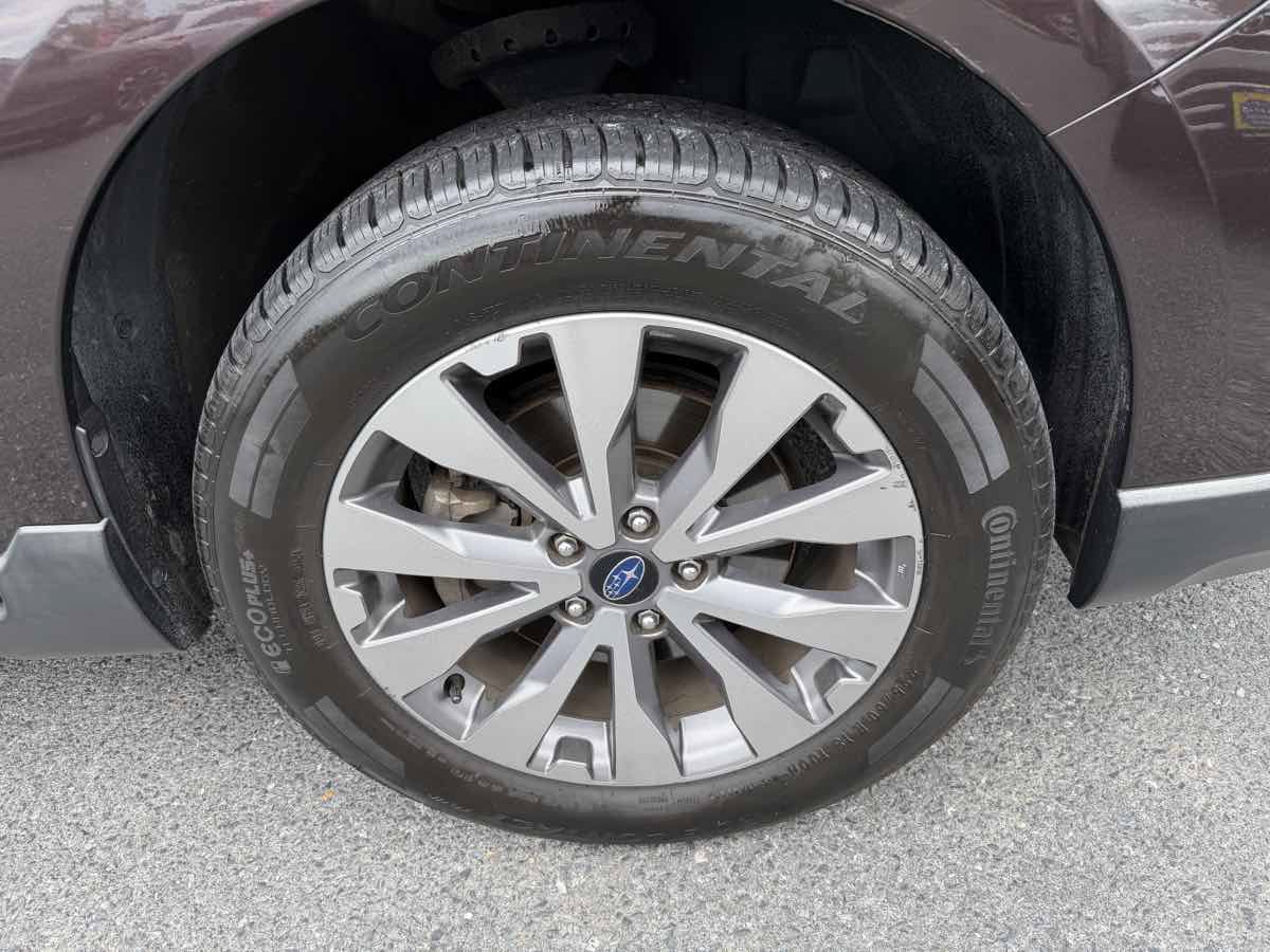 Used 2017 Subaru Outback 2.5i Touring AWD/4WD image 30