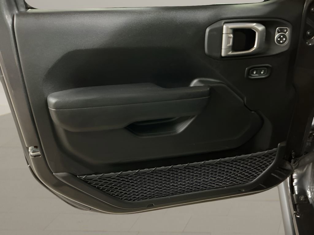 Used 2023 Jeep Wrangler Unlimited Rubicon w/ Cold Weather Group image 11