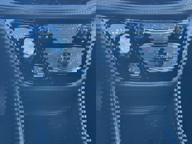 New 2026 Chrysler Pacifica Limited w/ Trailer Tow Group image 46