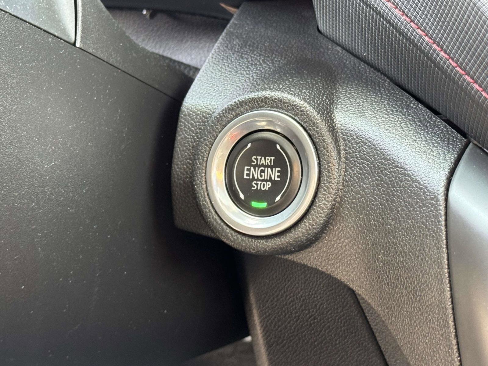 Used 2022 Chevrolet TrailBlazer RS w/ Sun and Liftgate Package AWD/4WD image 6