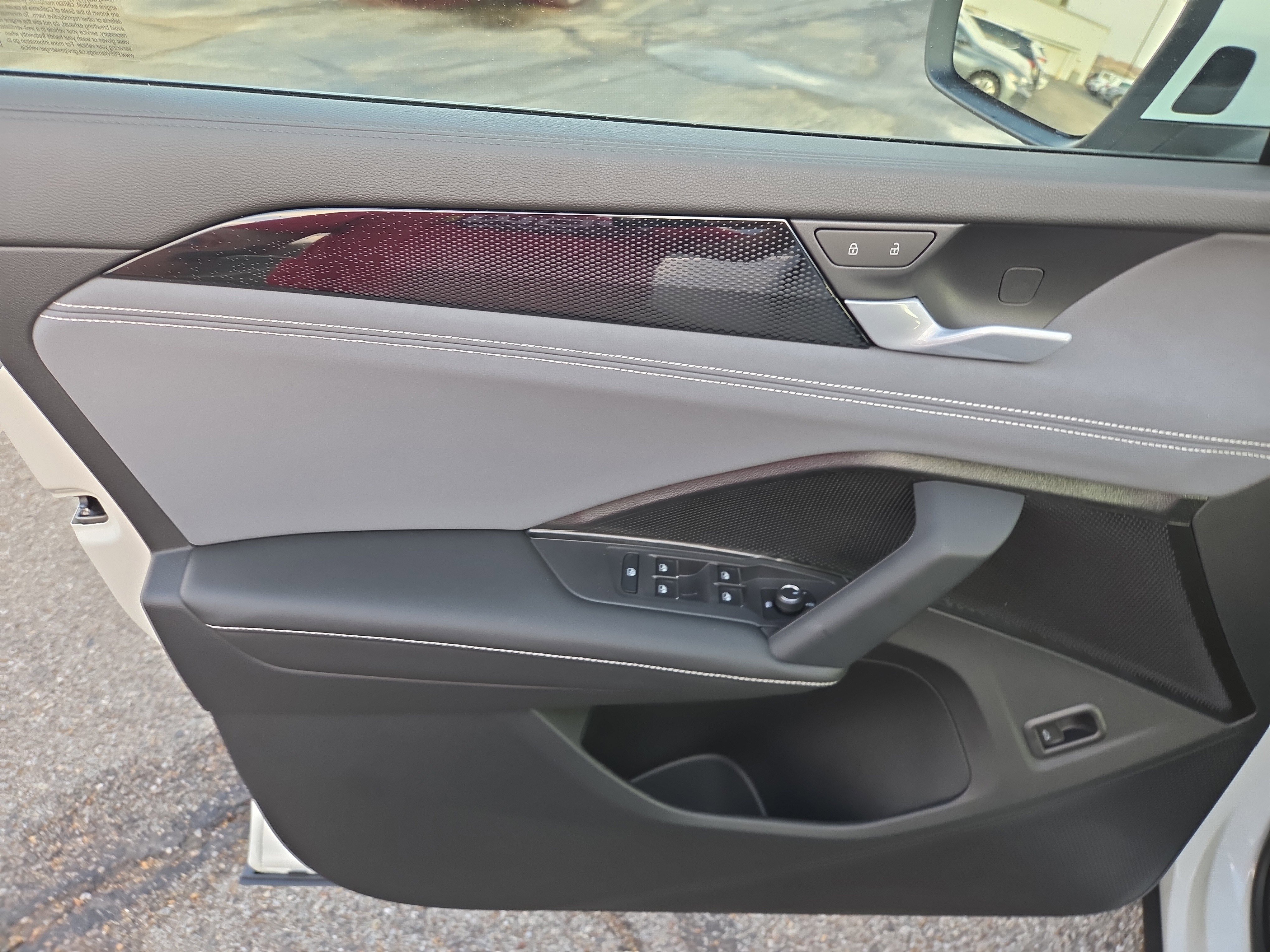 New 2026 Volkswagen Tiguan SE image 5