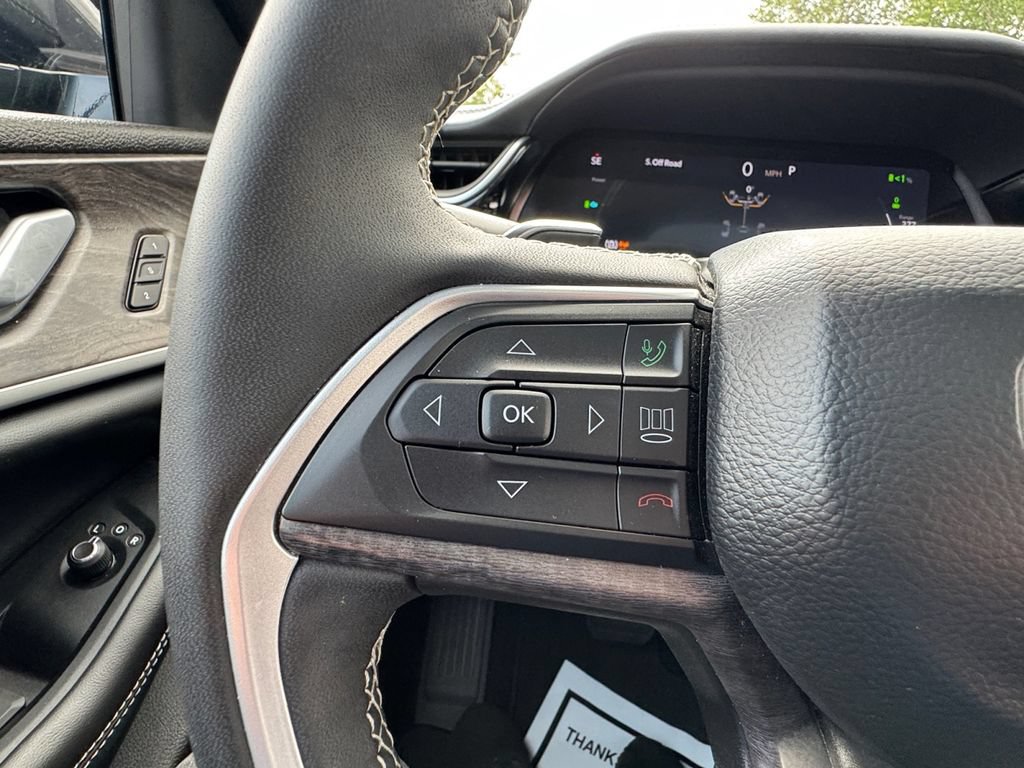 Used 2022 Jeep Grand Cherokee Limited 4xe w/ Luxury Tech Group II AWD/4WD image 16