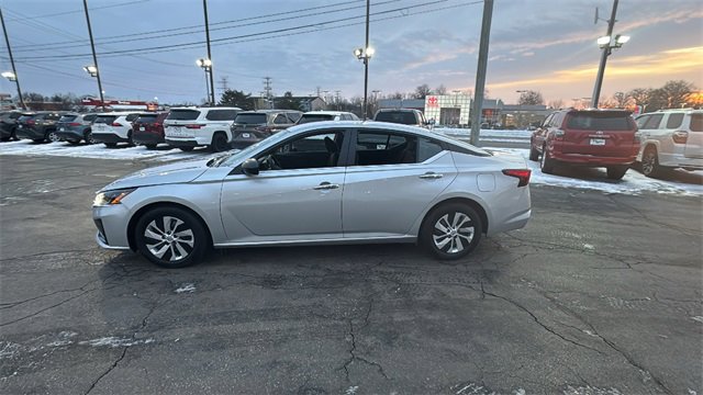 Used 2024 Nissan Altima 2.5 S image 6