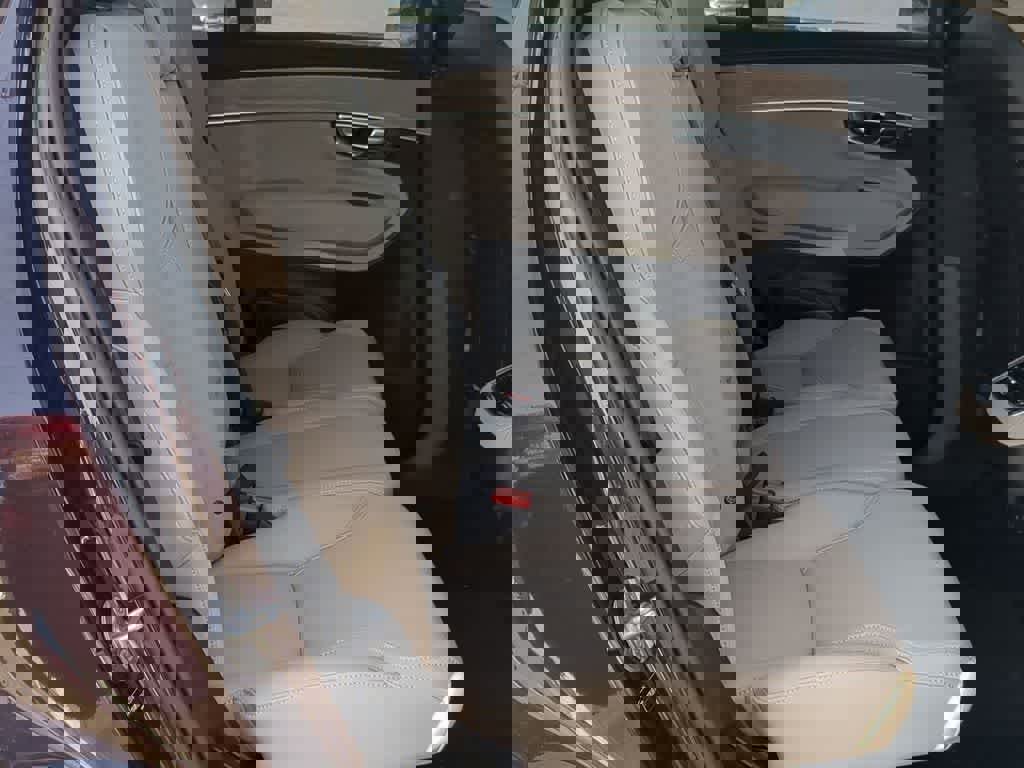 New 2026 Volvo XC90 B5 Core w/ Protection Package Premier image 19