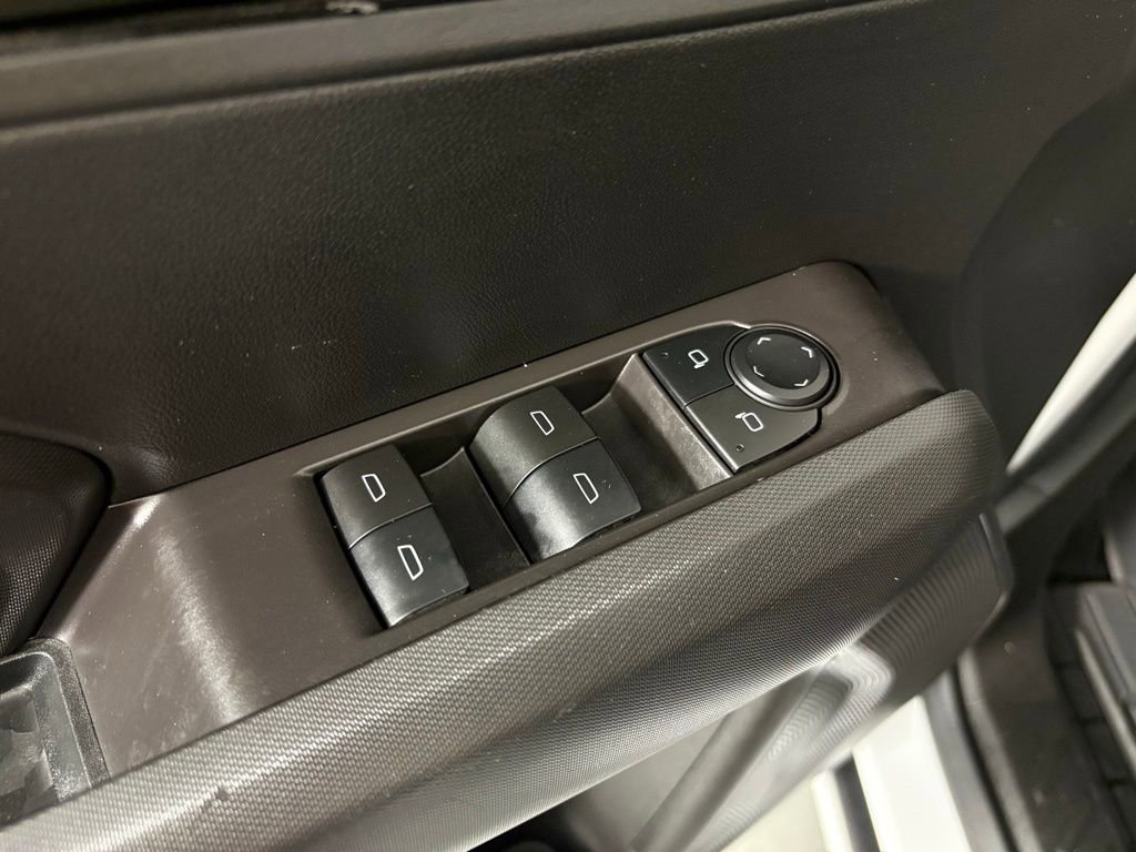 Used 2024 Chevrolet Colorado W/T w/ Safety Package image 18