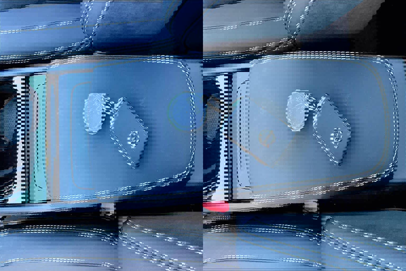 Used 2023 Volvo XC40 Recharge Ultimate w/ Protection Package Premier image 14