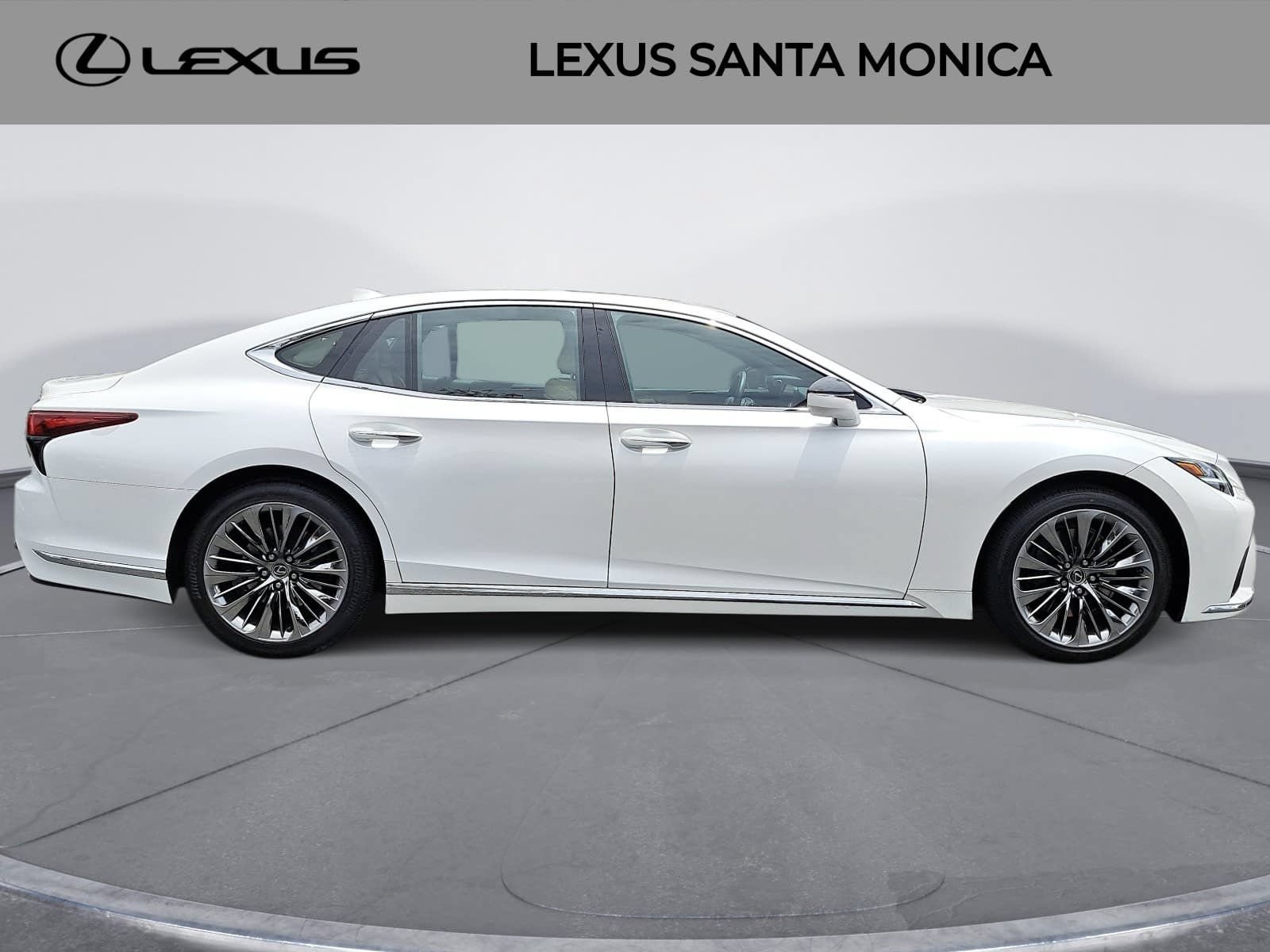 Used 2023 Lexus LS 500 w/ Accessory Package (Z1) RWD image 4