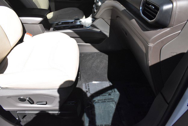 Used 2020 Ford Explorer Platinum image 26